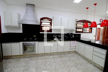 Casa à venda com 450m², 4 quartos e 8 vagas Casa à venda com 450m², 4 quartos e 8 vagasCozinha