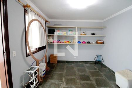 Casa à venda com 450m², 4 quartos e 8 vagas Casa à venda com 450m², 4 quartos e 8 vagasQuarto de Serviço