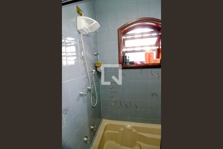 Casa à venda com 450m², 4 quartos e 8 vagas Casa à venda com 450m², 4 quartos e 8 vagasBanheiro da Suíte 3