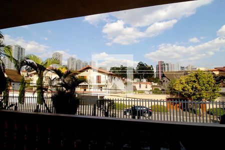 Casa à venda com 450m², 4 quartos e 8 vagas Casa à venda com 450m², 4 quartos e 8 vagasVaranda