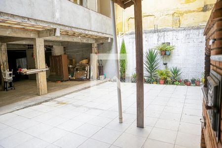 Casa à venda com 170m², 2 quartos e 8 vagasChurrasqueira