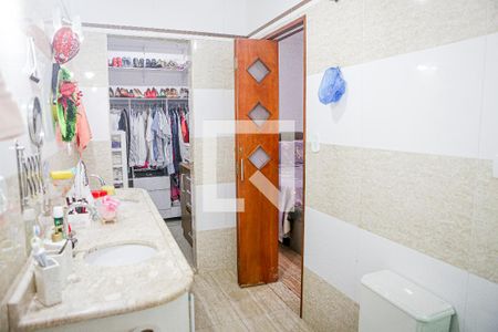 Casa à venda com 170m², 2 quartos e 8 vagasBanheiro Suite 1