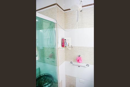 Casa à venda com 170m², 2 quartos e 8 vagasBanheiro Suite 1