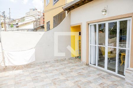 Casa à venda com 170m², 2 quartos e 8 vagasQuintal