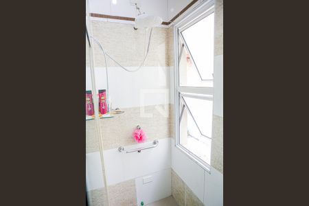 Casa à venda com 170m², 2 quartos e 8 vagasBanheiro Suite 1