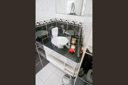 Casa à venda com 170m², 2 quartos e 8 vagasLavabo