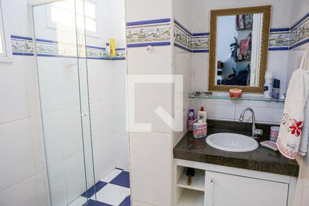 Casa à venda com 170m², 2 quartos e 8 vagasBanheiro Suíte 2