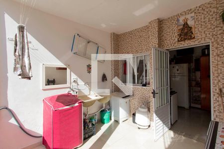Casa à venda com 8m², 5 quartos e 1 vaga Casa à venda com 8m², 5 quartos e 1 vagaCasa 2 -  Área de Serviço