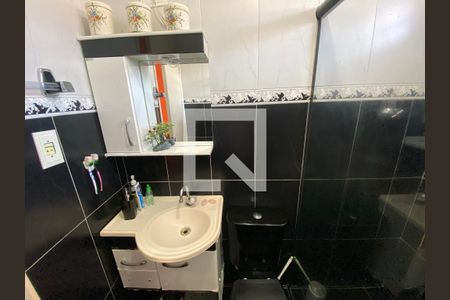 Casa à venda com 80m², 2 quartos e 2 vagasBanheiro