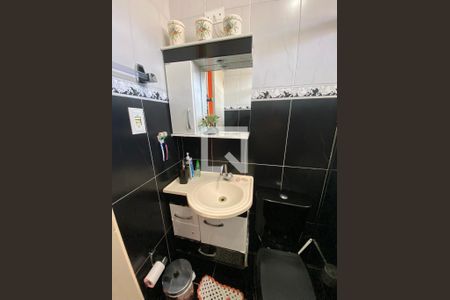 Casa à venda com 80m², 2 quartos e 2 vagasBanheiro