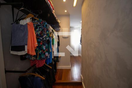 Apartamento à venda com 176m², 3 quartos e 1 vaga Apartamento à venda com 176m², 3 quartos e 1 vagaCloset da Suíte