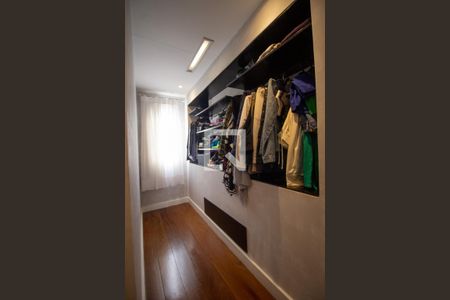 Apartamento à venda com 176m², 3 quartos e 1 vaga Apartamento à venda com 176m², 3 quartos e 1 vagaCloset da Suíte