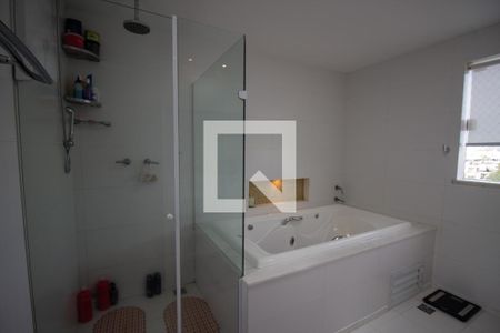 Apartamento à venda com 176m², 3 quartos e 1 vaga Apartamento à venda com 176m², 3 quartos e 1 vagaBanheiro da Suíte