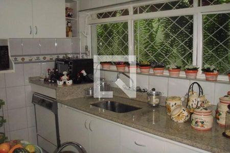Casa à venda com 180m², 3 quartos e 4 vagas