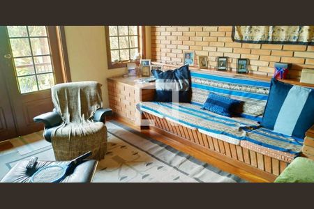 Casa à venda com 380m², 4 quartos e 4 vagas