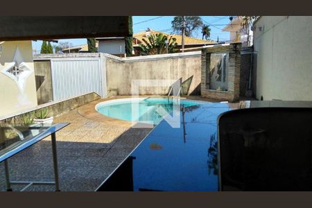Casa à venda com 451m², 4 quartos e 6 vagas