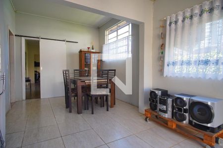 Casa à venda com 109m², 3 quartos e 6 vagasCozinha 