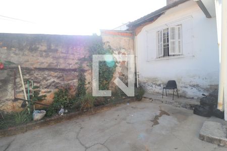 Casa à venda com 120m², 1 quarto e sem vagaQuintal