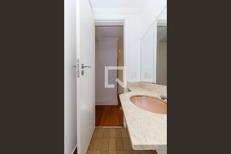 Apartamento à venda com 270m², 3 quartos e 4 vagas Apartamento à venda com 270m², 3 quartos e 4 vagasLavabo