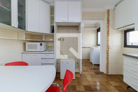 Apartamento à venda com 270m², 3 quartos e 4 vagas Apartamento à venda com 270m², 3 quartos e 4 vagasCozinha