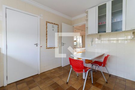 Apartamento à venda com 270m², 3 quartos e 4 vagas Apartamento à venda com 270m², 3 quartos e 4 vagasCozinha