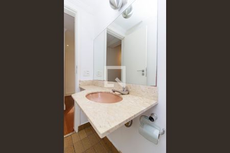 Apartamento à venda com 270m², 3 quartos e 4 vagas Apartamento à venda com 270m², 3 quartos e 4 vagasLavabo