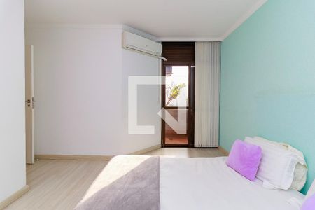 Apartamento à venda com 270m², 3 quartos e 4 vagas Apartamento à venda com 270m², 3 quartos e 4 vagasSuíte