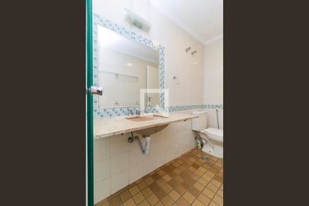 Apartamento à venda com 270m², 3 quartos e 4 vagas Apartamento à venda com 270m², 3 quartos e 4 vagasBanheiro 2