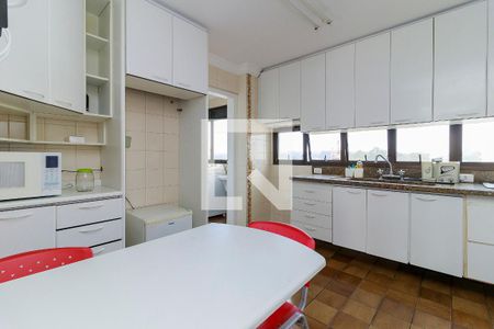 Apartamento à venda com 270m², 3 quartos e 4 vagas Apartamento à venda com 270m², 3 quartos e 4 vagasCozinha