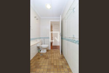 Apartamento à venda com 270m², 3 quartos e 4 vagas Apartamento à venda com 270m², 3 quartos e 4 vagasBanheiro 2