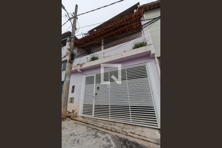 Casa para alugar com 142m², 3 quartos e 4 vagas Casa para alugar com 142m², 3 quartos e 4 vagasFachada