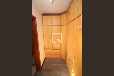 Casa de condomínio à venda com 168m², 3 quartos e 2 vagasCloset da suíte