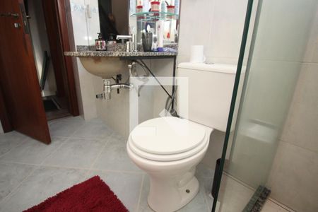 Casa de condomínio à venda com 168m², 3 quartos e 2 vagasBanheiro Social