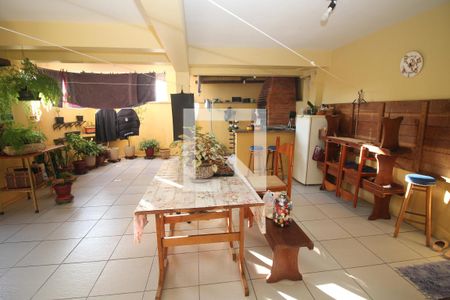 Casa de condomínio à venda com 168m², 3 quartos e 2 vagasVaranda