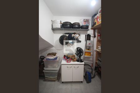 Casa de condomínio à venda com 168m², 3 quartos e 2 vagasQuarto de Serviço