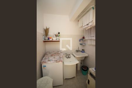 Casa de condomínio à venda com 168m², 3 quartos e 2 vagasÁrea de Serviço