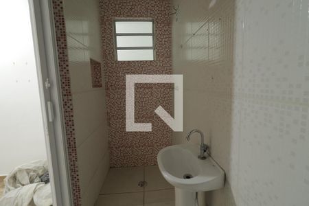 Banheiro de casa para alugar com 1 quarto, 63m² em Jardim Peri, São Paulo