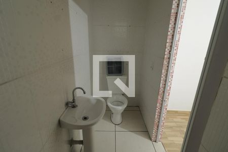Banheiro de casa para alugar com 1 quarto, 63m² em Jardim Peri, São Paulo