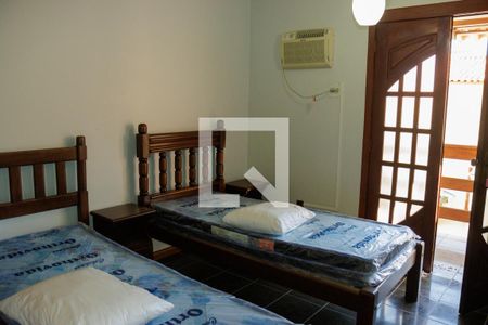 Casa à venda com 539m², 6 quartos e 4 vagas Casa à venda com 539m², 6 quartos e 4 vagasQuarto 4