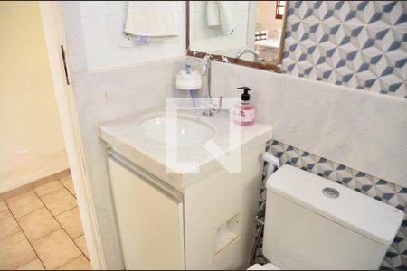 Casa à venda com 200m², 3 quartos e 5 vagas Casa à venda com 200m², 3 quartos e 5 vagasBanheiro 2