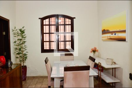 Casa à venda com 200m², 3 quartos e 5 vagas Casa à venda com 200m², 3 quartos e 5 vagasCopa