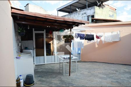 Casa à venda com 200m², 3 quartos e 5 vagas Casa à venda com 200m², 3 quartos e 5 vagasArea Externa