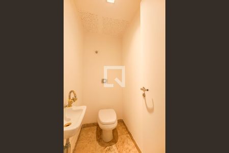 Apartamento à venda com 195m², 4 quartos e 3 vagas Apartamento à venda com 195m², 4 quartos e 3 vagasLavabo