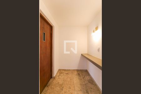 Apartamento à venda com 195m², 4 quartos e 3 vagas Apartamento à venda com 195m², 4 quartos e 3 vagasHall de entrada