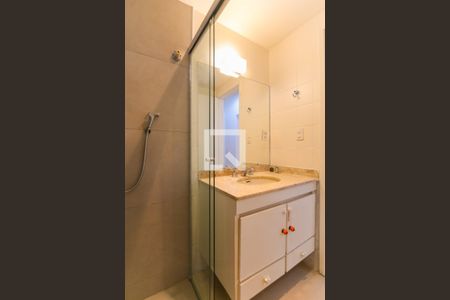 Apartamento à venda com 195m², 4 quartos e 3 vagas Apartamento à venda com 195m², 4 quartos e 3 vagasBanheiro Social