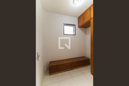 Apartamento à venda com 195m², 4 quartos e 3 vagas Apartamento à venda com 195m², 4 quartos e 3 vagasQuarto de Serviço