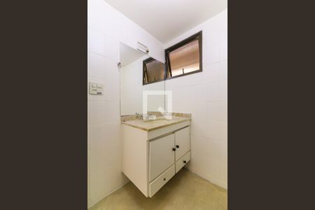 Apartamento à venda com 195m², 4 quartos e 3 vagas Apartamento à venda com 195m², 4 quartos e 3 vagasBanheiro da Suíte 2