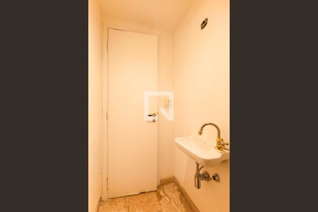 Apartamento à venda com 195m², 4 quartos e 3 vagas Apartamento à venda com 195m², 4 quartos e 3 vagasLavabo