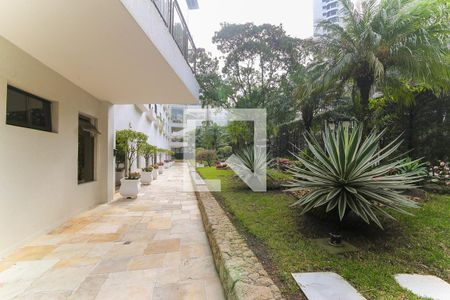 Apartamento à venda com 195m², 4 quartos e 3 vagas Apartamento à venda com 195m², 4 quartos e 3 vagasÁrea comum