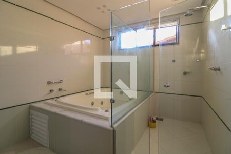 Apartamento à venda com 260m², 3 quartos e 2 vagasSuíte 1 - Banheiro